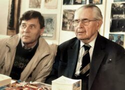 Vladimír Dobrovodský s Jestřábem v jeho klubovně (rok 1995)